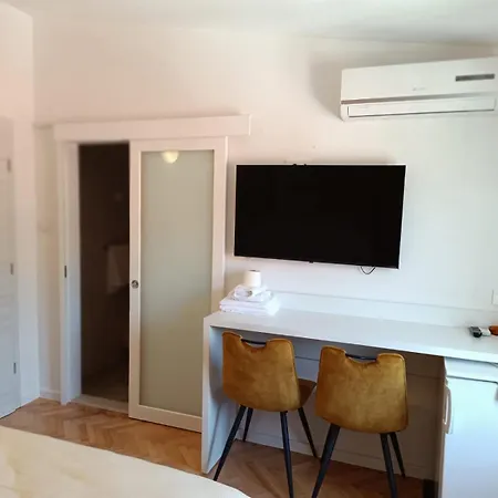 Diana Rooms And Apartments Starigrad Paklenica Room photo