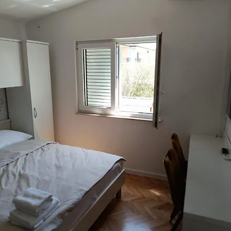 Diana Rooms And Apartments Starigrad Paklenica Room photo