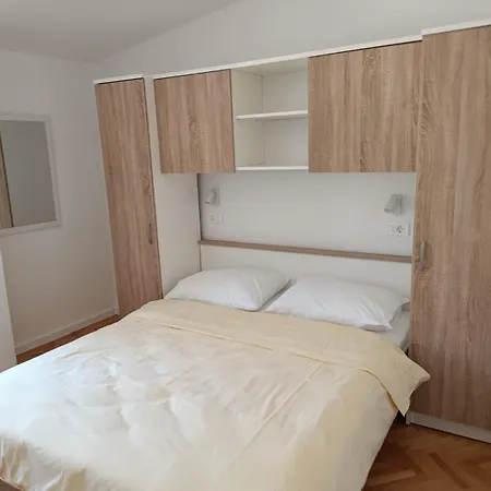 Diana Rooms And Apartments Starigrad Paklenica Room photo