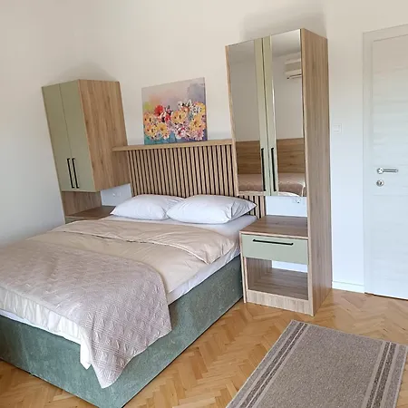 Diana Rooms And Apartments Starigrad Paklenica Room photo