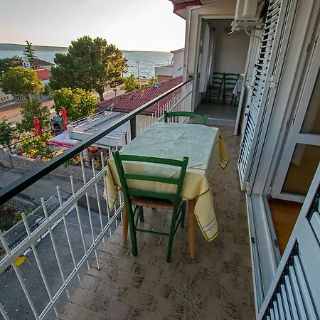 Diana Rooms And Apartments Starigrad Exterior photo