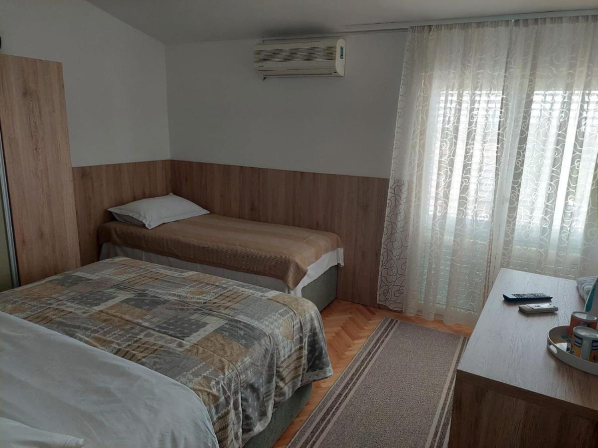 Apartment Diana And Starigrad Paklenica